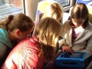 Océane, Camille, Ségolène et Sasha : les tablettes dans le train